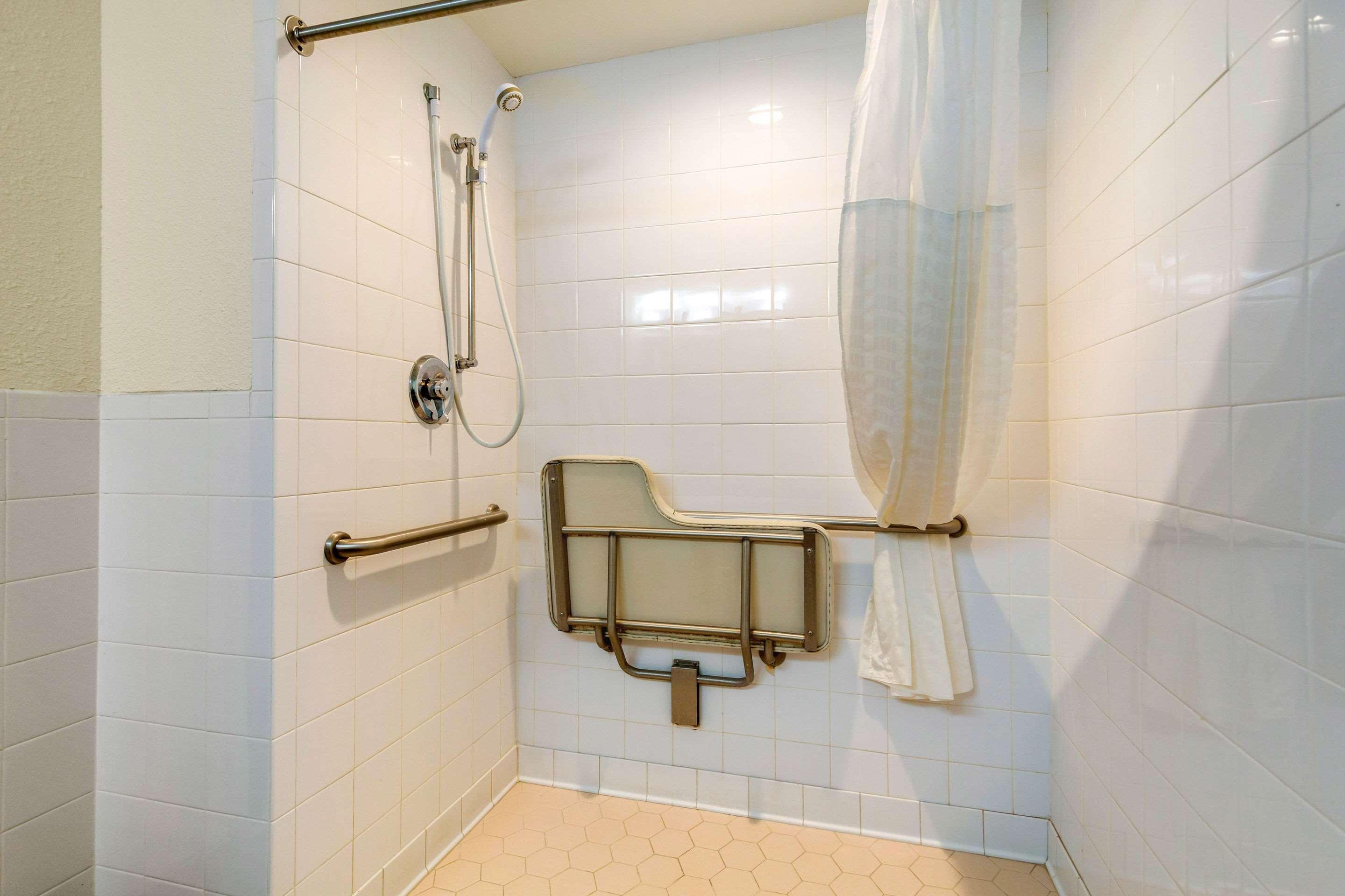 Quality Inn & Suites Olde Town Портсмът Екстериор снимка