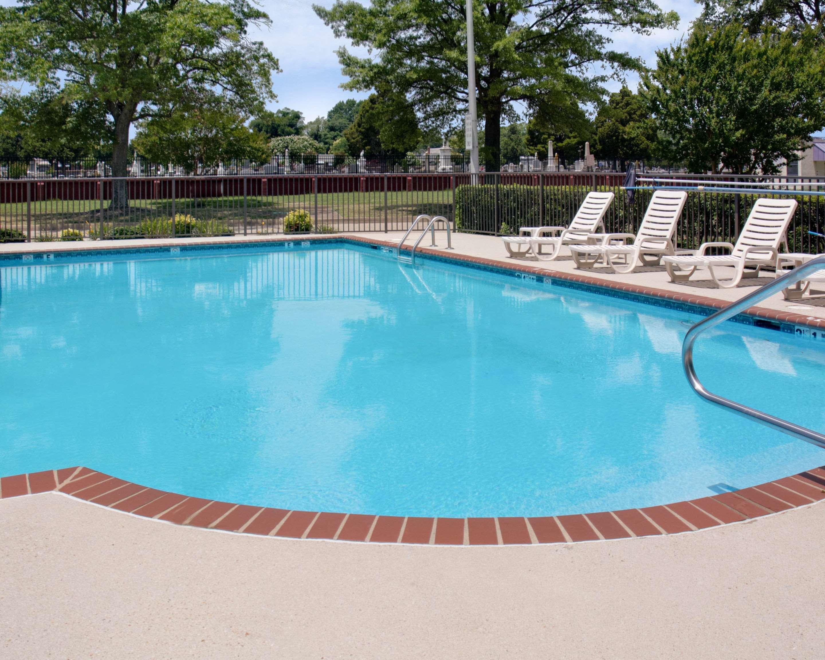 Quality Inn & Suites Olde Town Портсмът Екстериор снимка