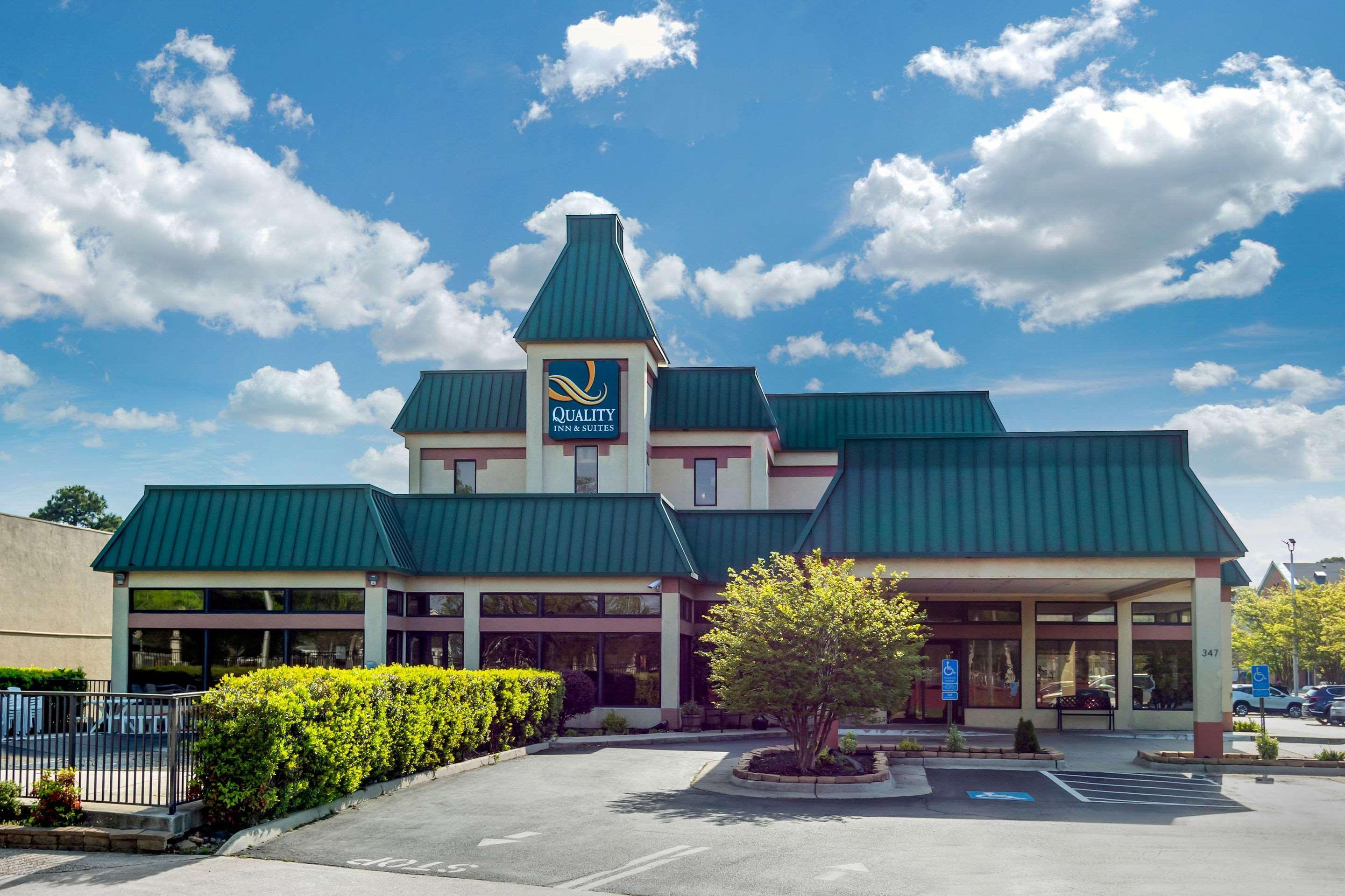 Quality Inn & Suites Olde Town Портсмът Екстериор снимка