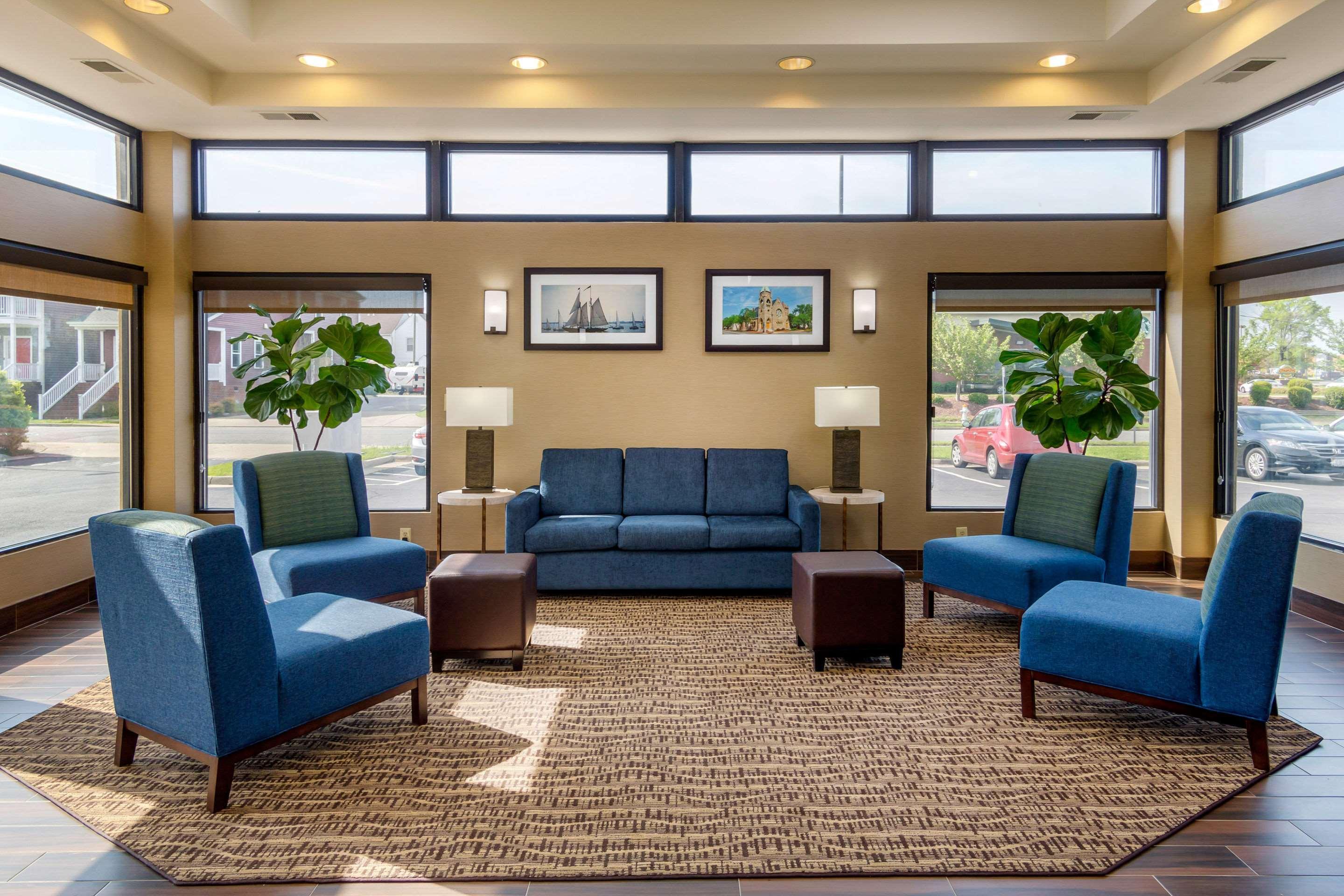 Quality Inn & Suites Olde Town Портсмът Екстериор снимка