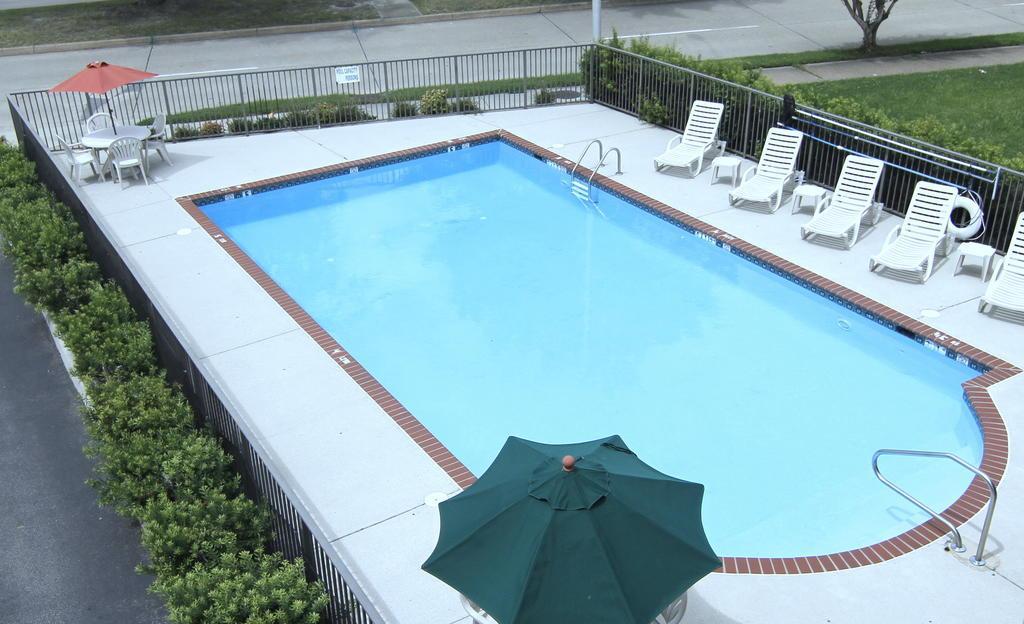 Quality Inn & Suites Olde Town Портсмът Екстериор снимка
