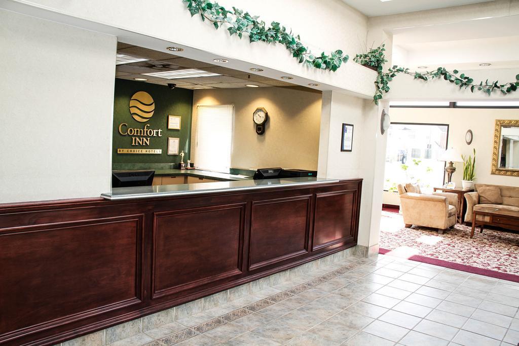 Quality Inn & Suites Olde Town Портсмът Екстериор снимка