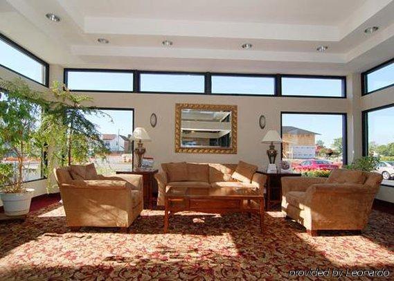 Quality Inn & Suites Olde Town Портсмът Интериор снимка