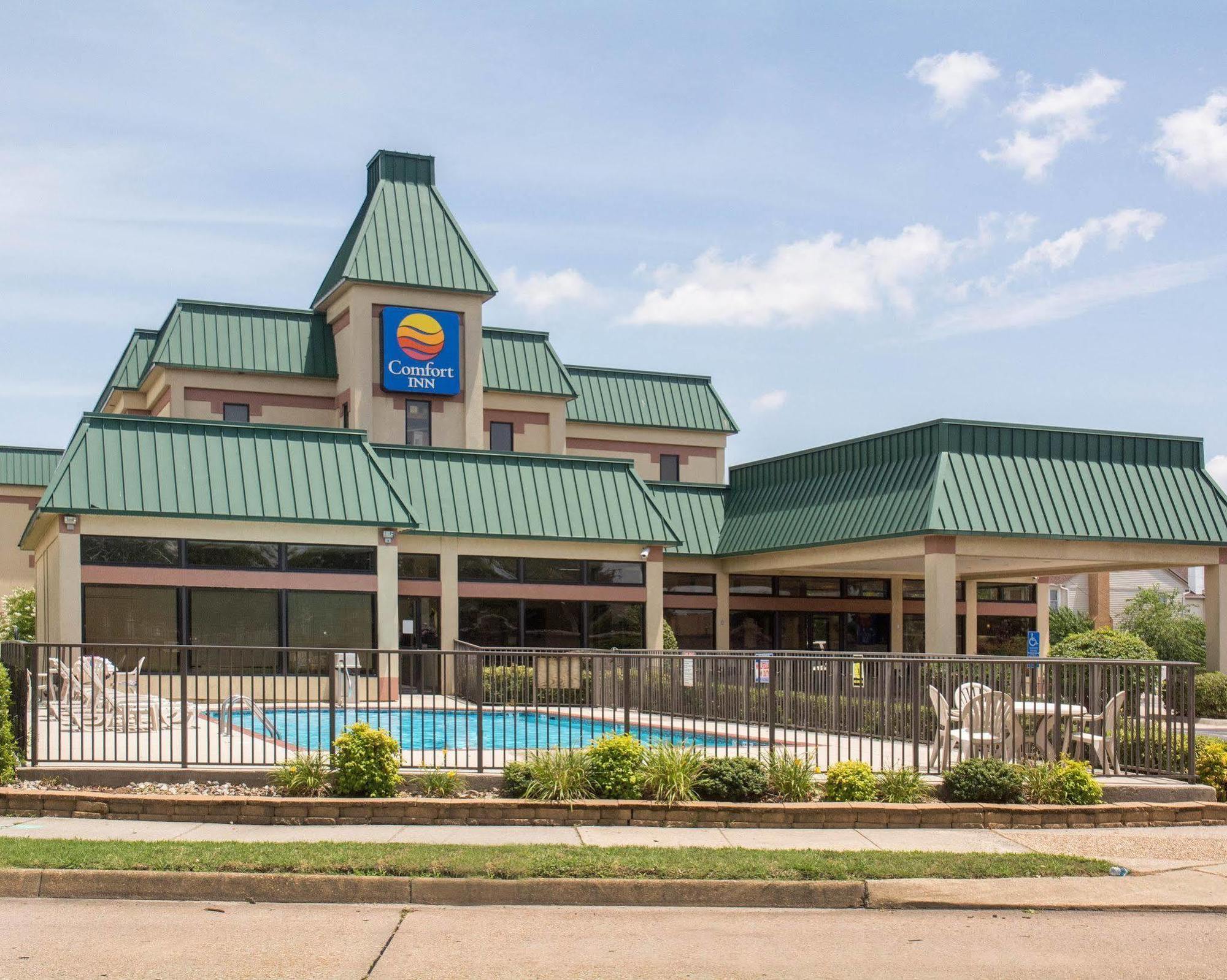 Quality Inn & Suites Olde Town Портсмът Екстериор снимка